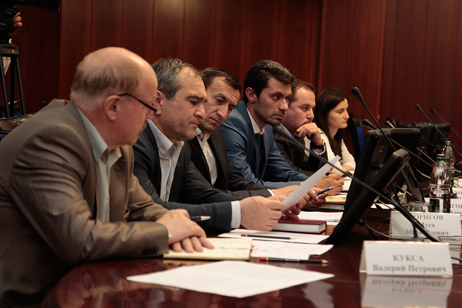 О подготовке предложений по актуализации Стратегии социально-экономического развития СКФО до 2025 года говорилось на совещании в Правительстве Ингушетии