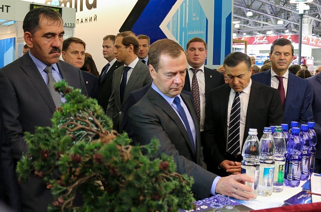 Дмитрий Медведев посетил экспозицию Республики Ингушетия на выставке «Импортозамещение»