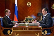Председатель Правительства России поздравил Юнус-Бека Евкурова с Днём народного единства