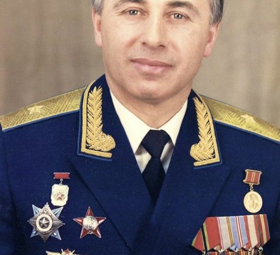 8 января 1943 года родился первый Герой России Суламбек Осканов