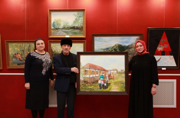 Алихан Майриев передал в дар музею ИЗО Ингушетии одну из своих картин