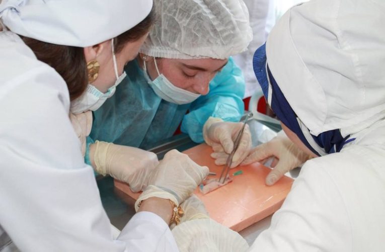 Будущие ингушские хирурги соревновались в мастерстве