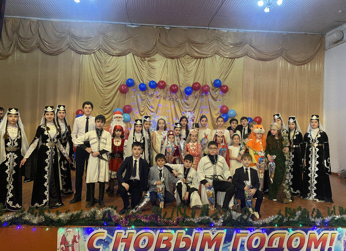 В Ингушетии продолжаются новогодние утренники для детей