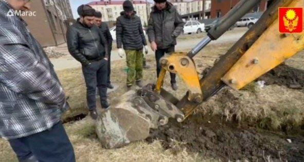 В столице Ингушетии проводится ремонт водопроводной трубы