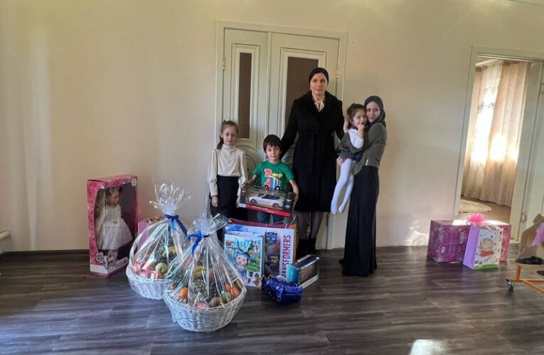 Вице-премьер Ингушетии побывала с подарками в гостях у семьи из села Майское