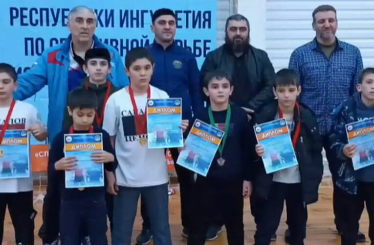 Воспитанники спортшколы Плиево стали призерами чемпионата и первенства Ингушетии по панкратиону