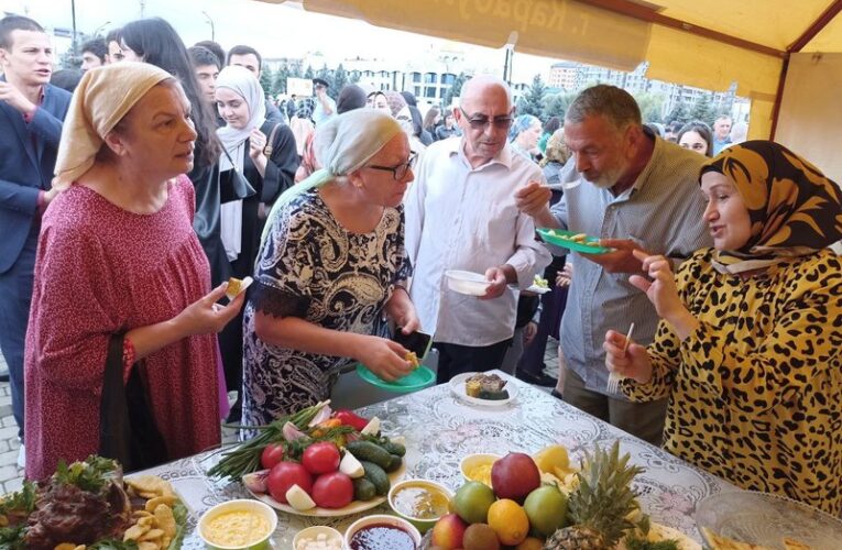 Выставки, мастер-классы по приготовлению национальной лепешки прошли на гастрономическом фестивале в Ингушетии