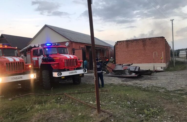Гибель двух человек в результате пожара расследуют в Ингушетии