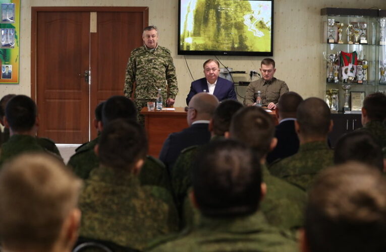 Глава Ингушетии встретился с бойцами-пограничниками перед отправкой в зону СВО