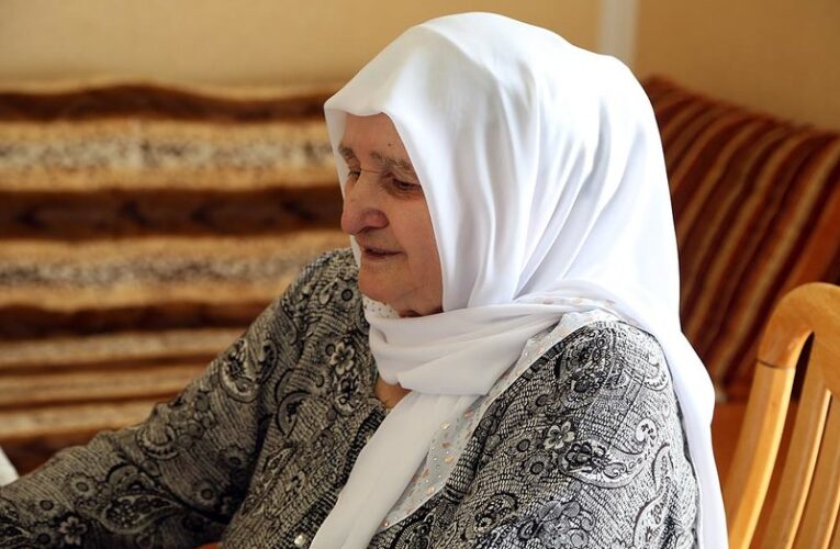 Глава Ингушетии навестил мать в праздник Ид аль-Фитр и призвал уделить внимание старикам