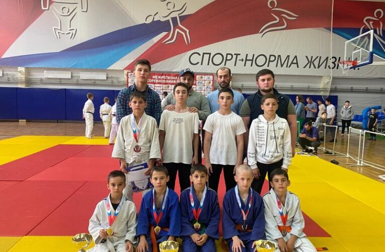 Десяток медалей привезли из Кисловодска ингушские дзюдоисты