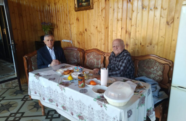 Коллеги навестили ветерана МВД по Ингушетии в его день рождения