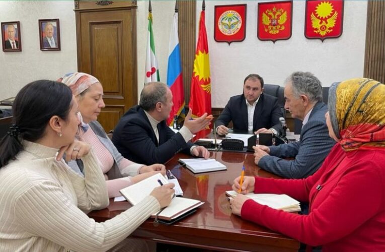 Мэр столицы Ингушетии провел совещание с руководителями структурных подразделений