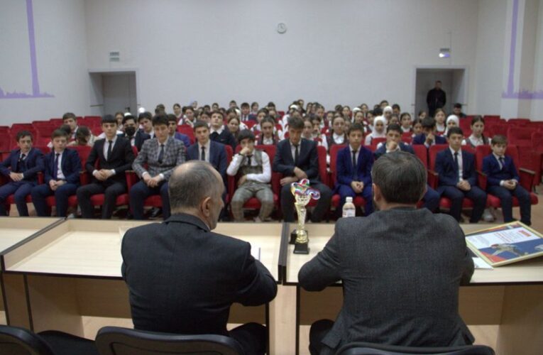 Школьников Карабулака Ингушетии призвали принять участие в рейтинговом голосовании